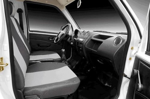 Finalmente, la DFSK C37 Minibús, además de contar con un mayor espacio y comodidad por sus 11 asientos, también brinda seguridad para cada uno de los ocupantes. La C37 de DFSK cuenta con sistema de frenado hidráulico de doble circuito, dirección eléctricamente asistida, cinturones de seguridad para todos los ocupantes, cabeceras en los asientos y neblineros delanteros y posteriores. Asimismo, contamos con la DFSK C37 Cargo, la cual te asegurará que tus mercaderías viajen contigo de manera segura a donde quiera que vayas.